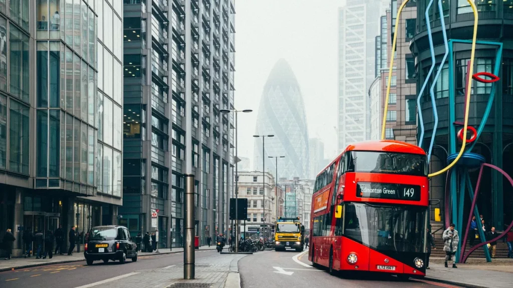 Transportation In The UK: Navigating Buses, Trains, and More